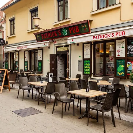Inn Patrick's Pub *