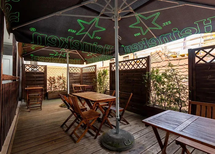 אורחן Patrick's Pub