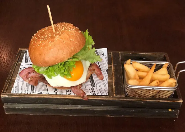 Patrick's Pub אורחן מריבור